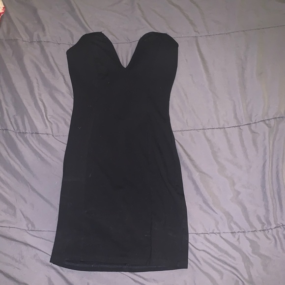 black skin tight dress
